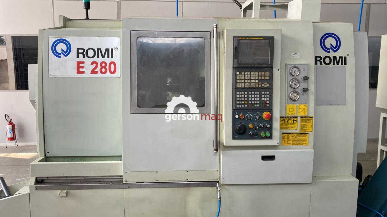 TORNO CNC ROMI E280 - FERRAMENTA ACIONADA ANO 2006